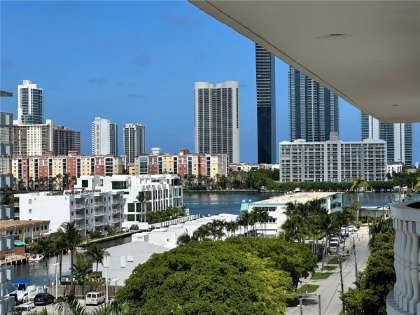 Undisclosed Address North Miami Beach, FL 33160