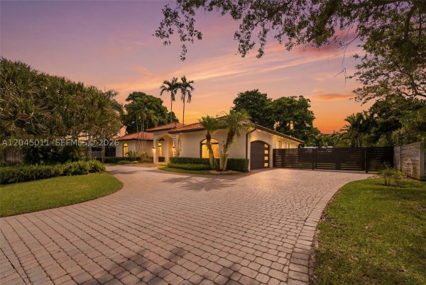 16615 SW 82nd Ct Palmetto Bay, FL 33157
