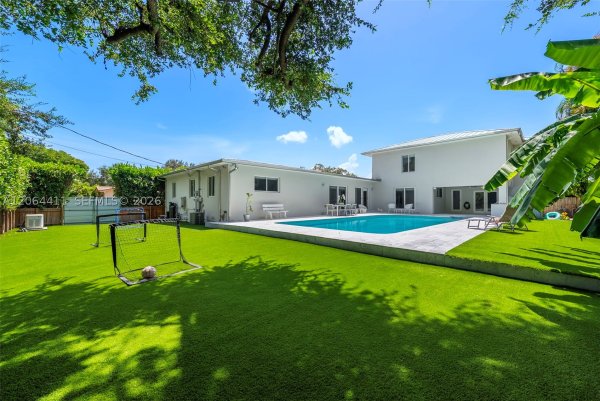 831 NE 109th St Biscayne Park, FL 33161