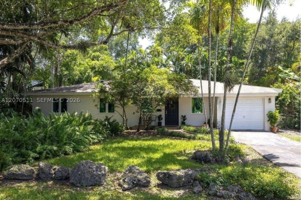 6390 SW 69th St South Miami, FL 33143
