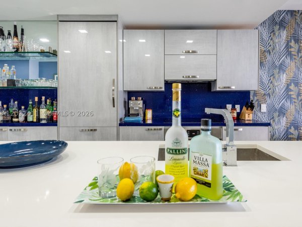 650 NE 32th #3302 Miami, FL 33137