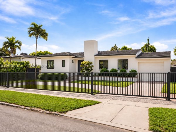 2350 SW 25th Ter Miami, FL 33133