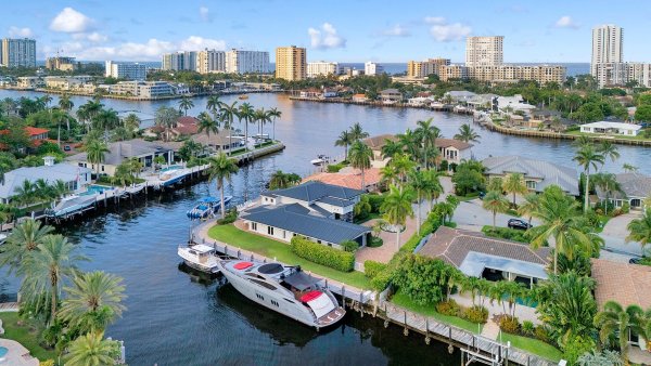 2593 SE 9th Pompano Beach, FL 33062