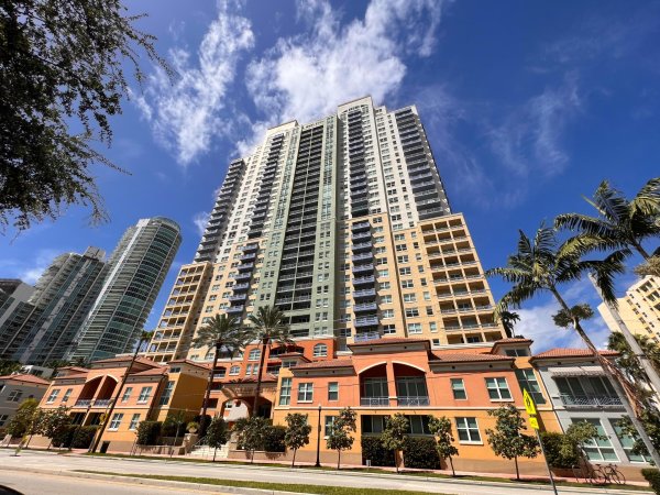 90 Alton #2110 Miami Beach, FL 33139