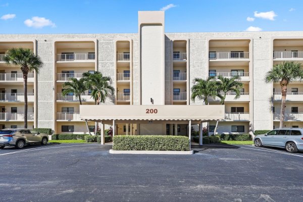 200 Intracoastal Pl #206 Jupiter, FL 33469