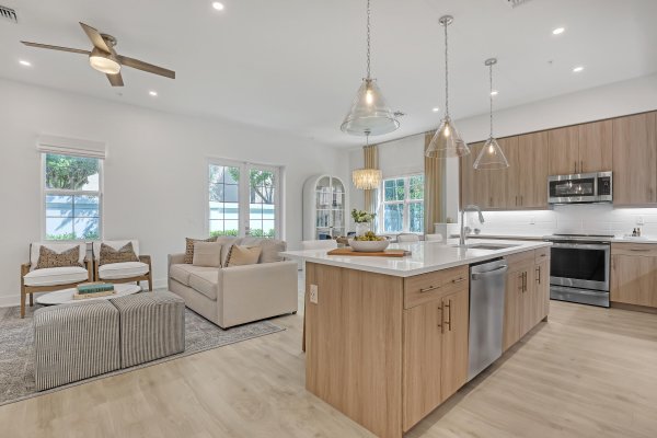 109 Royal Palm Tequesta, FL 33469