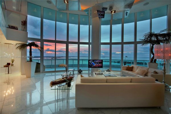 1643 Brickell Ave #2902 Miami, FL 33129 1643 Brickell Ave #2902 Miami, FL 33129