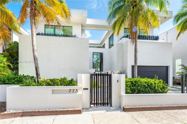 773 NE 77th Ter Miami, FL 33138