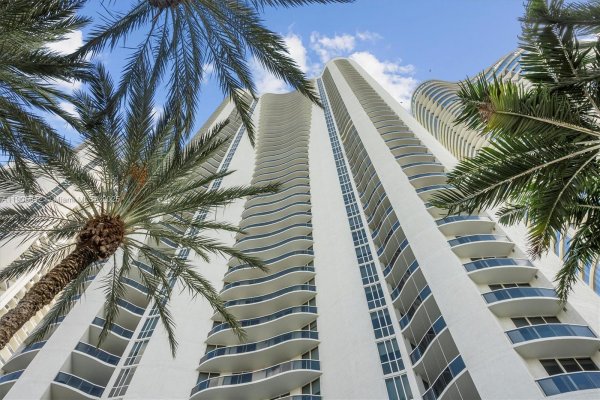 15811 Collins Ave #3405 Sunny Isles Beach, FL 33160