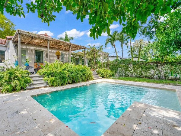 419 SW 30th Rd Miami, FL 33129