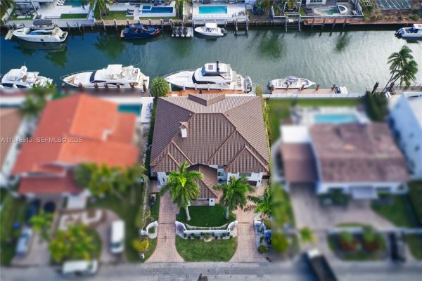 3368 NE 169th St North Miami Beach, FL 33160