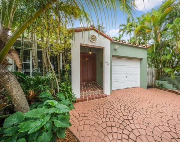 670 NE 56th St Miami, FL 33137