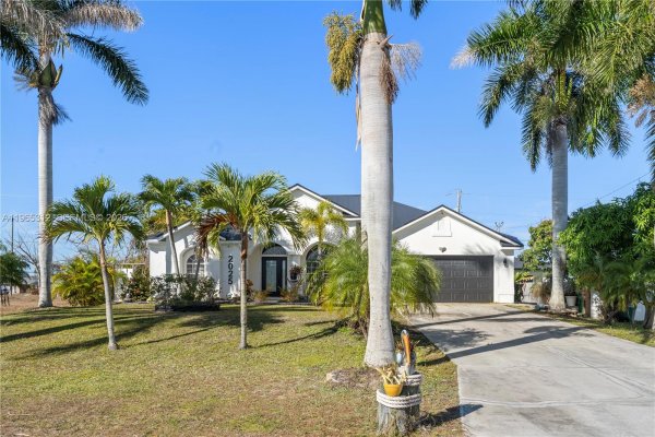 2025 NW 7th Ter Cape Coral, FL 33993