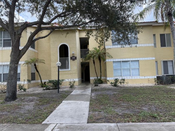 13090 Vista Isles Dr #126 Sunrise, FL 33325