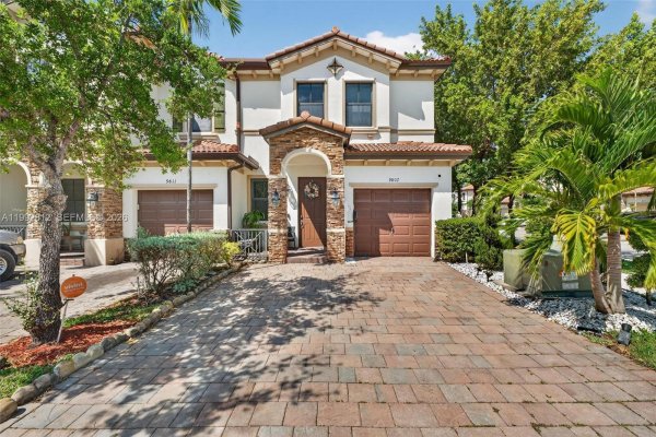 9807 NW 88th Ter Doral, FL 33178