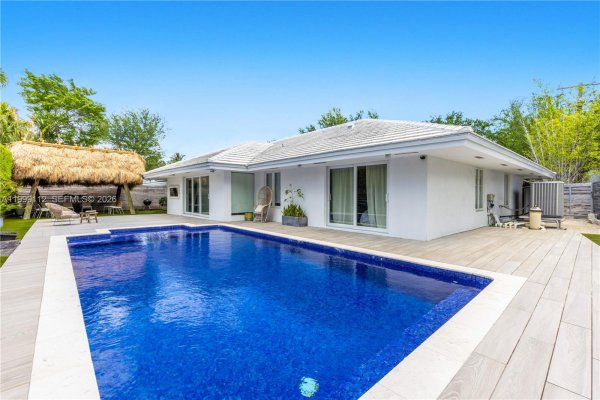 524 Warren Ln Key Biscayne, FL 33149