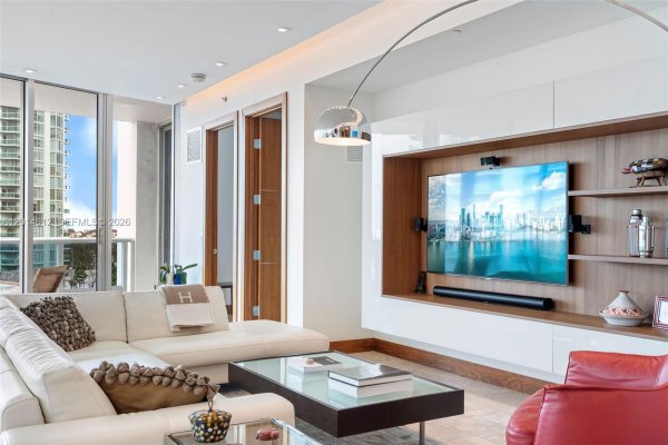 5959 Collins Ave #1001 Miami Beach, FL 33140