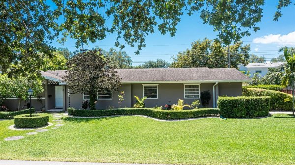 6760 SW 62nd Ter South Miami, FL 33143