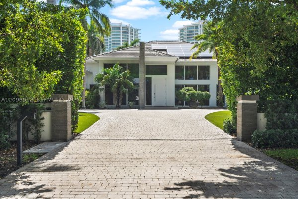 224 S Is Golden Beach, FL 33160