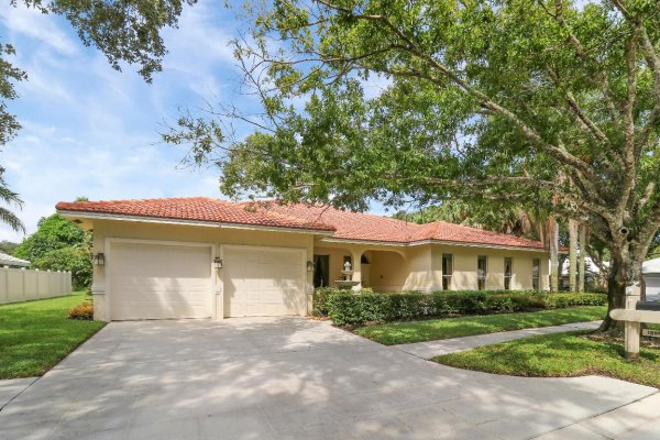 18951 Painted Leaf Ct Jupiter, FL 33458