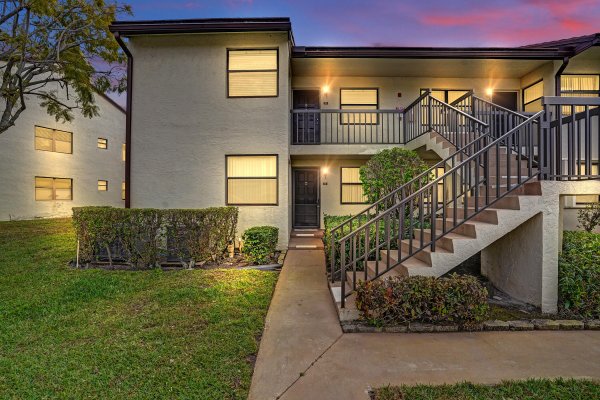 7674 Tahiti #101 Lake Worth, FL 33467