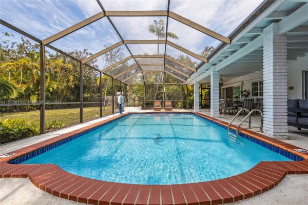 10130 SW 70th Ave Pinecrest, FL 33156