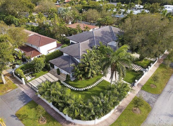 6611 Leonardo St Coral Gables, FL 33146