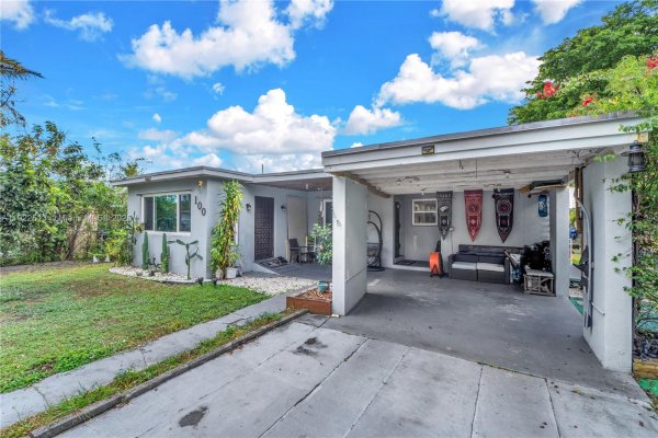 100 NW 123rd St North Miami, FL 33168