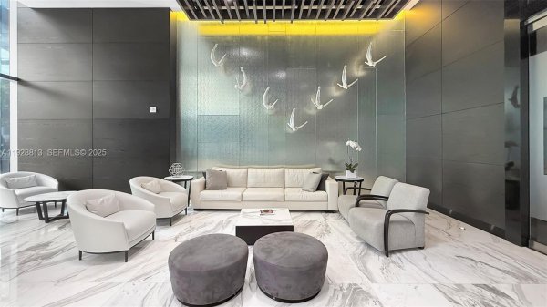 851 NE 1st Ave #1700 Miami, FL 33132