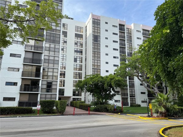 17021 N Bay Rd #222 Sunny Isles Beach, FL 33160