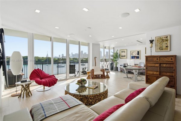 1000 Venetian Way #403 Miami Beach, FL 33139