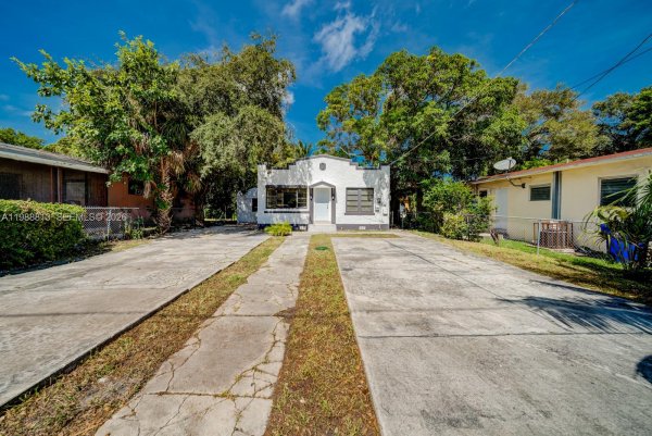829 NW 56th St Miami, FL 33127