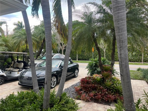 204 Westwood Dr Key Biscayne, FL 33149