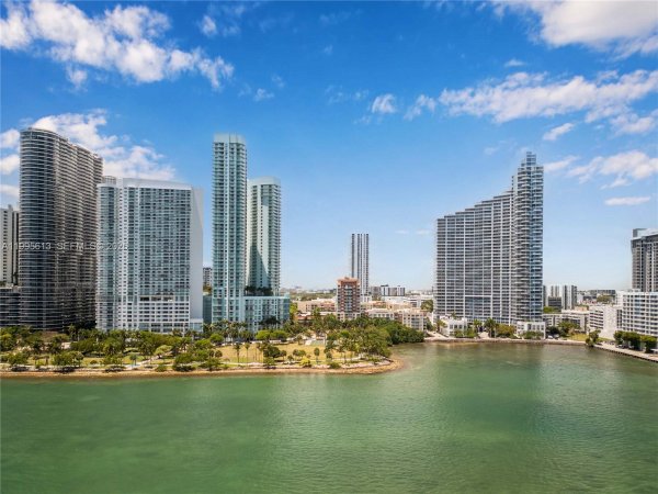 2000 N Bayshore Dr #702 Miami, FL 33137