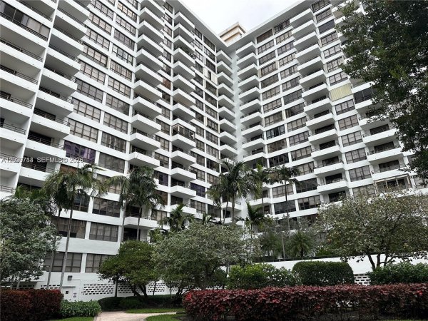 600 Three Iss Blvd #1402 Hallandale Beach, FL 33009