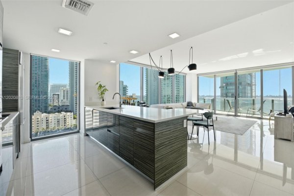 460 NE 28th St #1801 Miami, FL 33137