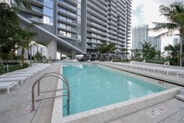 88 SW 7th St #2902 Miami, FL 33130