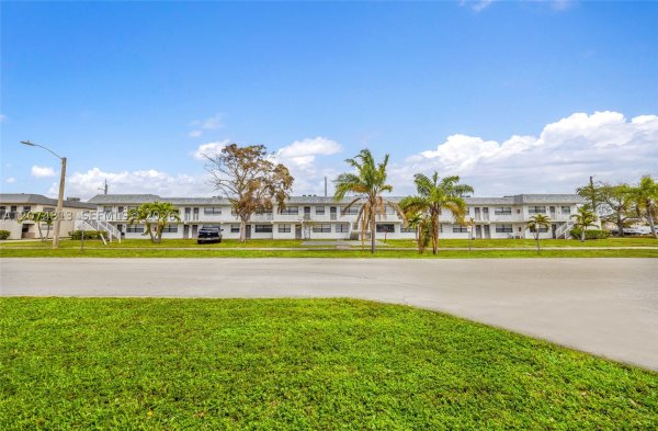 301 NW 32nd Ct #1-46 Pompano Beach, FL 33064