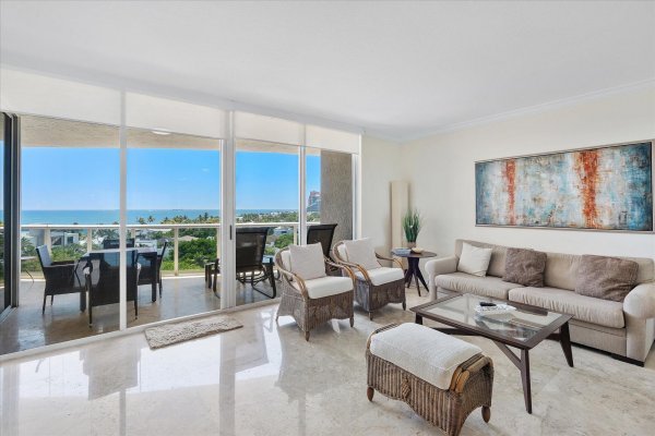 3100 N Ocean #804 Fort Lauderdale, FL 33308