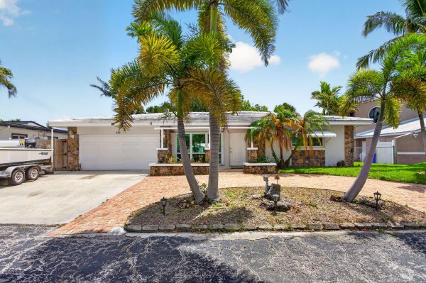 420 SE 14th Pompano Beach, FL 33060