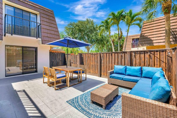 1209 12th Ct Jupiter, FL 33477