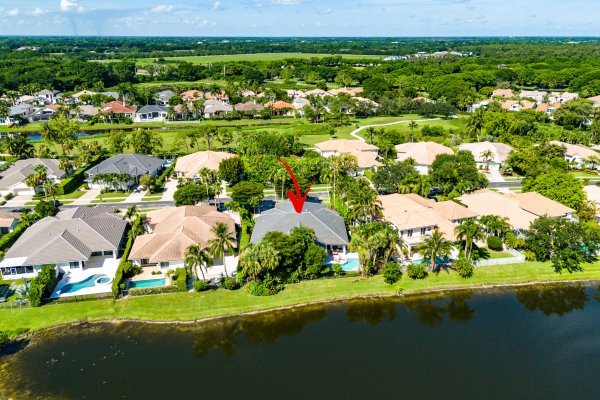 2800 Twin Oaks Wellington, FL 33414