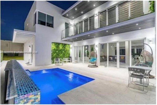 6767 NW 103rd Pl Doral, FL 33178