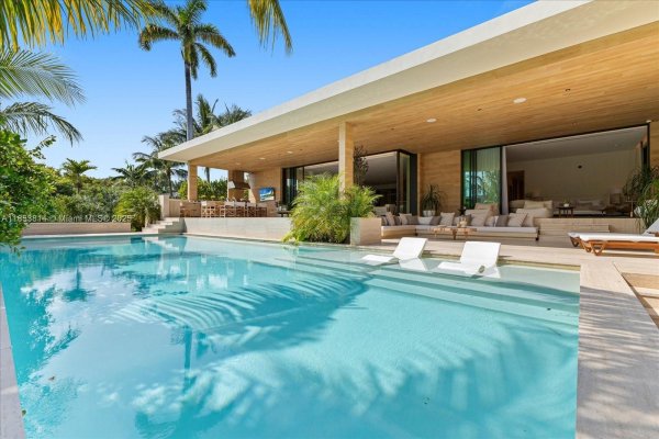 1510 W 23rd St Miami Beach, FL 33140 1510 W 23rd St Miami Beach, FL 33140