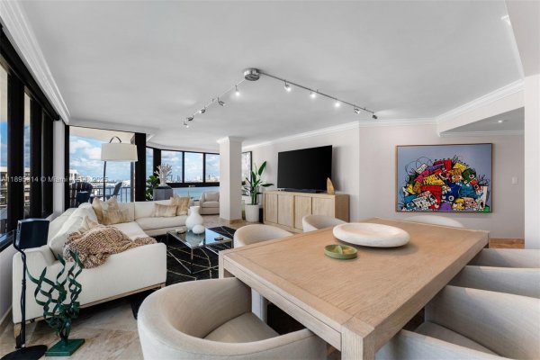 520 Brickell Key Dr #A1716 Miami, FL 33131