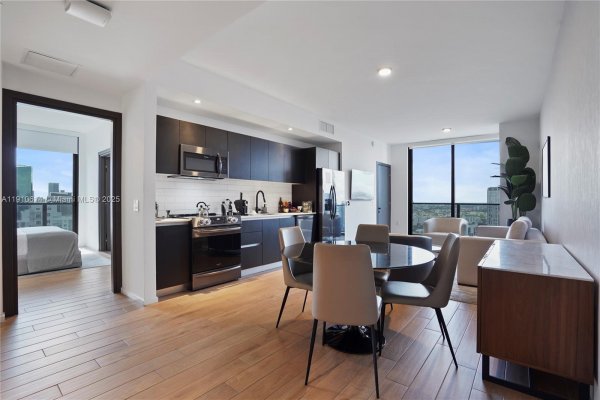 398 NE 5th St #3618 Miami, FL 33132