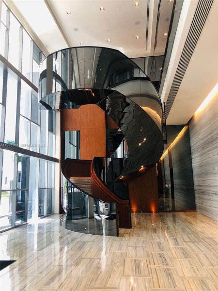 1300 Brickell Bay Dr #3500 Miami, FL 33131