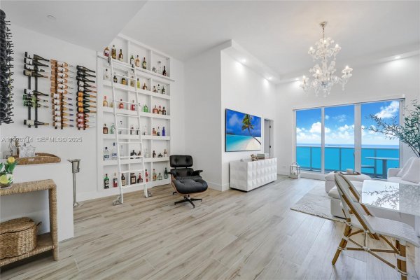 2301 Collins Ave #1625 Miami Beach, FL 33139