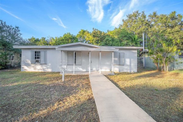 265 NW 135th North Miami, FL 33168