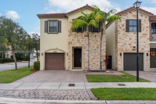 7026 NW 103rd Pl Doral, FL 33178